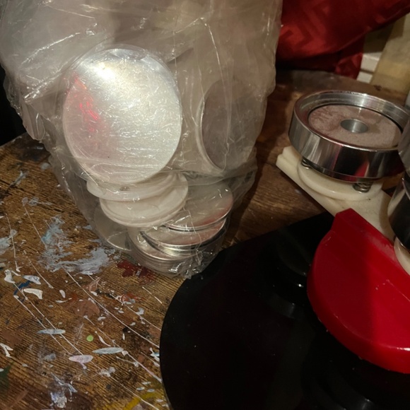 Button Maker - Picture 3 of 3